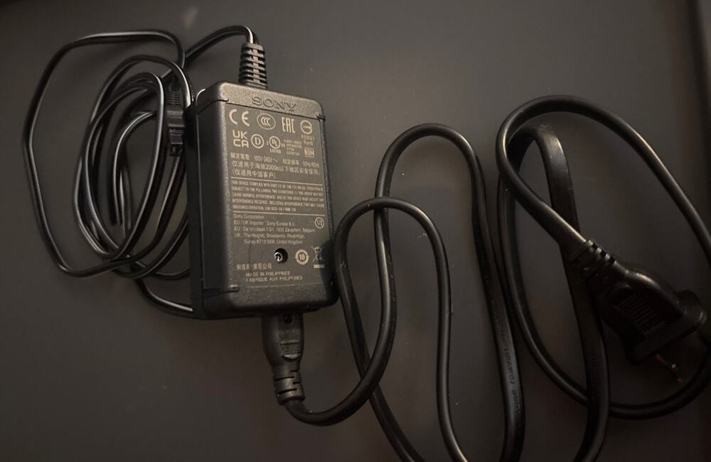 SONY AC Adapter Model AC-L200 D